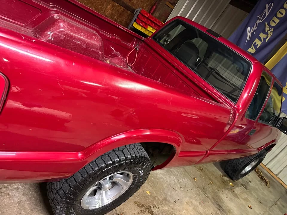 2003 Chevrolet S-10 - Image 2 of 16