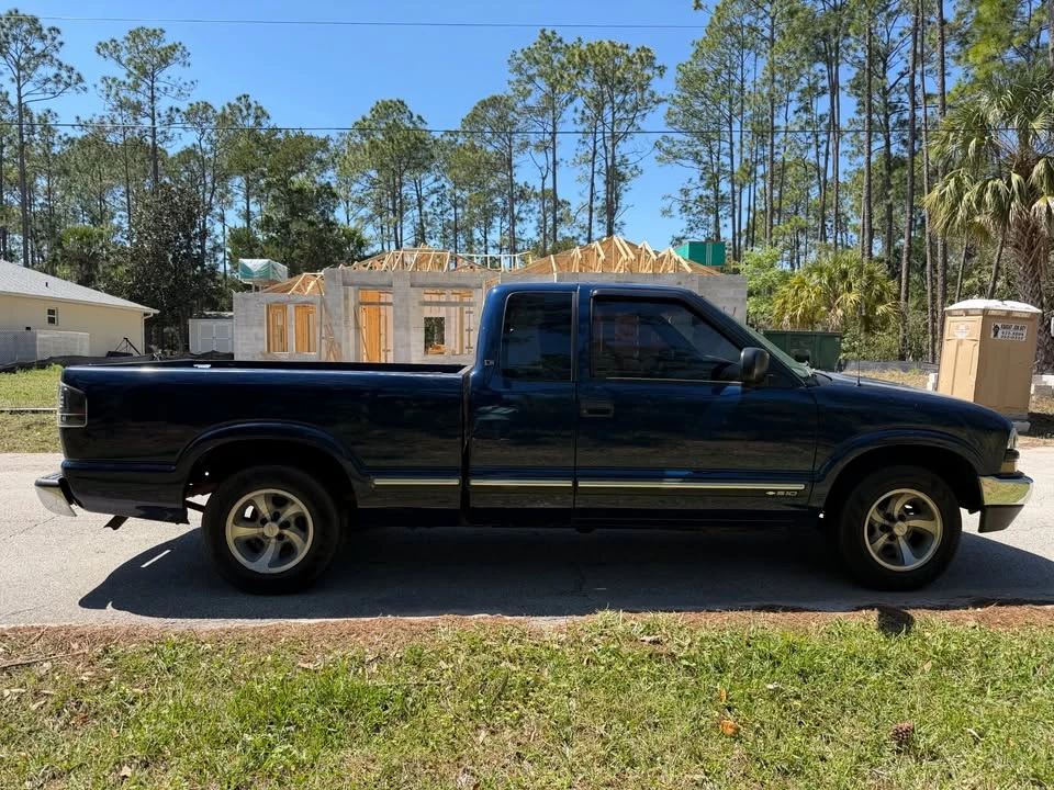 2003 Chevrolet S-10 - Image 4 of 14