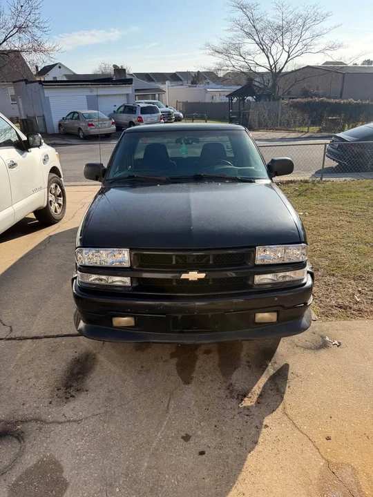 2003 Chevrolet S-10 - Image 2 of 9