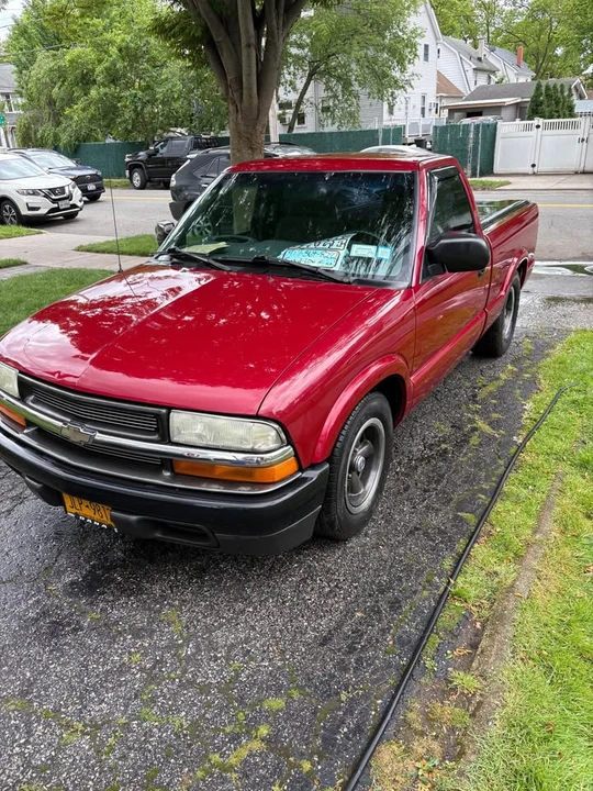 2003 Chevrolet S-10 - Image 2 of 10