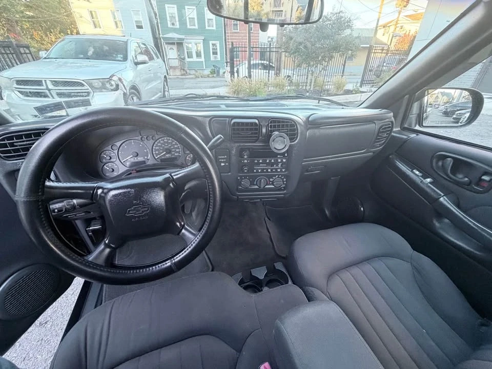 2003 Chevrolet S-10 - Image 10 of 18