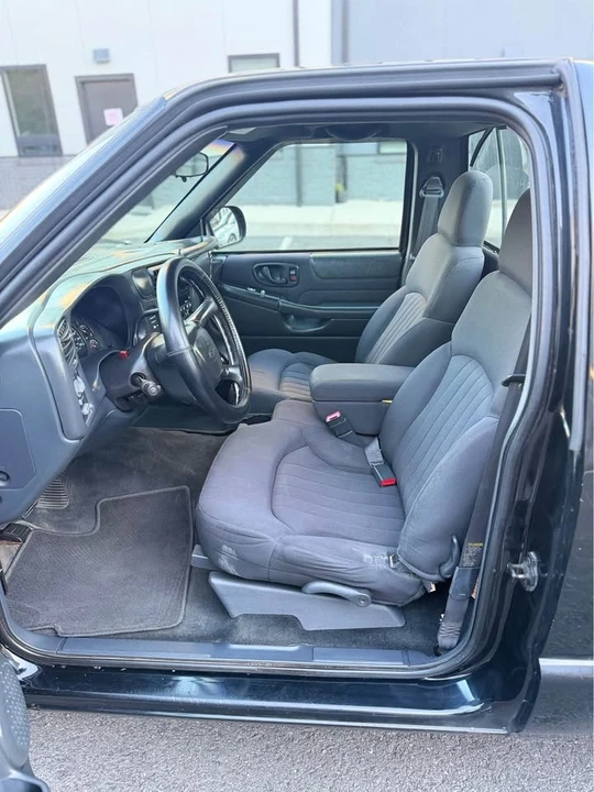 2003 Chevrolet S-10 - Image 8 of 18