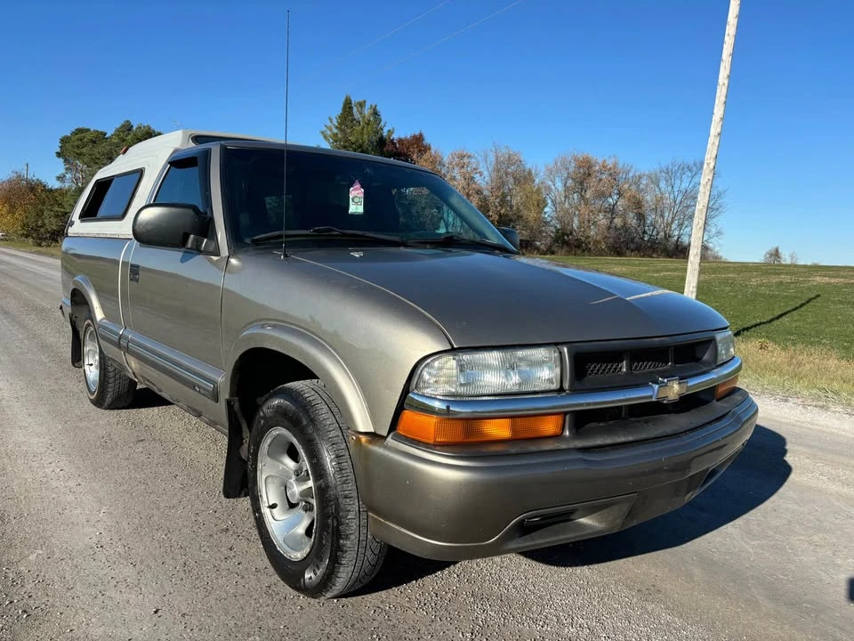 2003 Chevrolet S-10 - Image 9 of 11