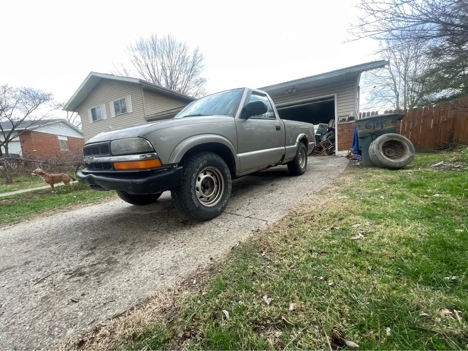 2003 Chevrolet S-10 - Image 2 of 5