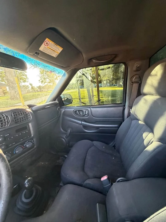 2003 Chevrolet S-10 - Image 7 of 9