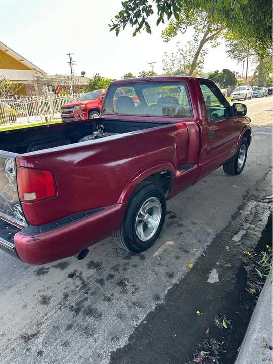 2003 Chevrolet S-10 - Image 2 of 8