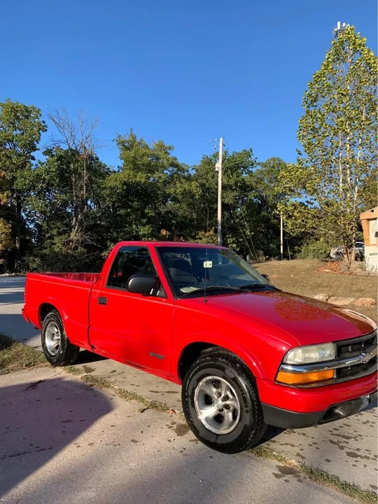 2003 Chevrolet S-10 - Image 2 of 13