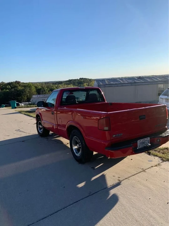 2003 Chevrolet S-10 - Image 4 of 13