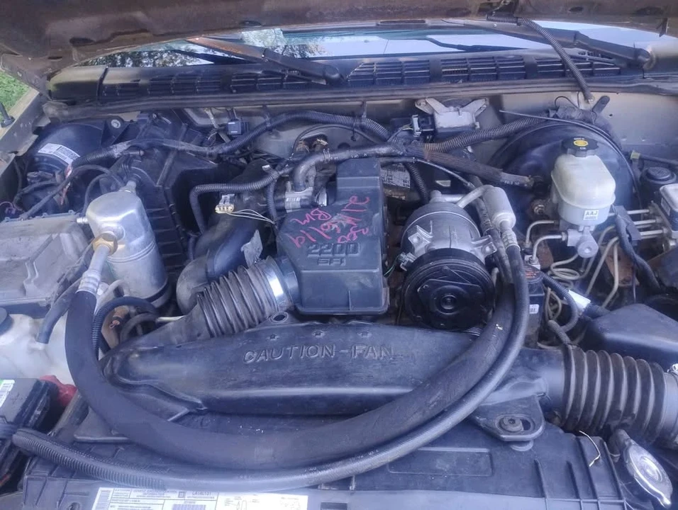 2003 Chevrolet S-10 - Image 8 of 9