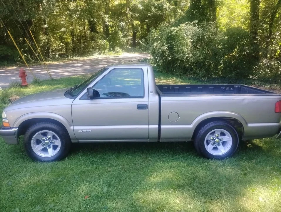 2003 Chevrolet S-10 - Image 5 of 9