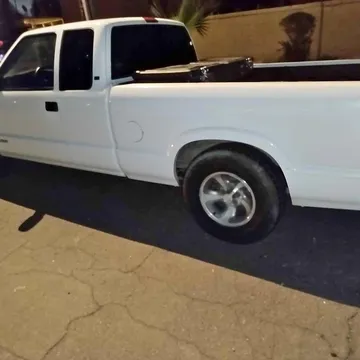 2003 Chevrolet S10 LS Pickup
