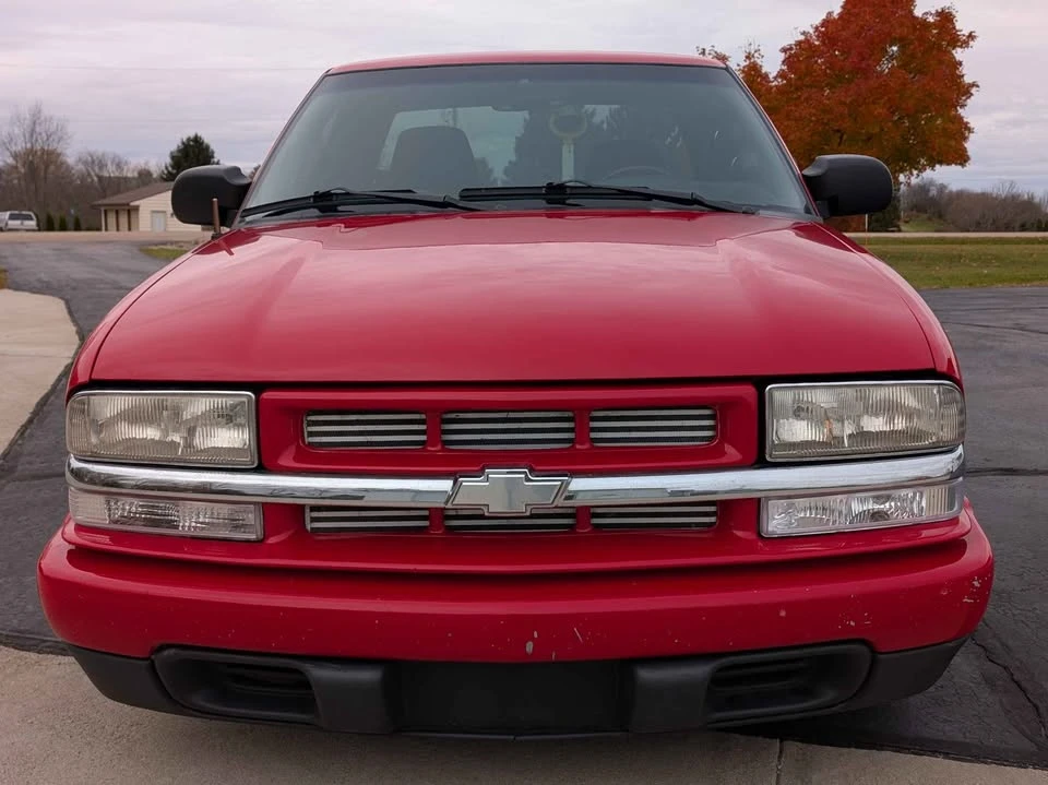 2003 Chevrolet S-10 - Image 3 of 10