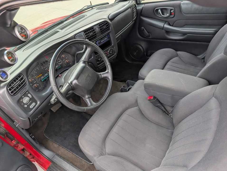 2003 Chevrolet S-10 - Image 9 of 10