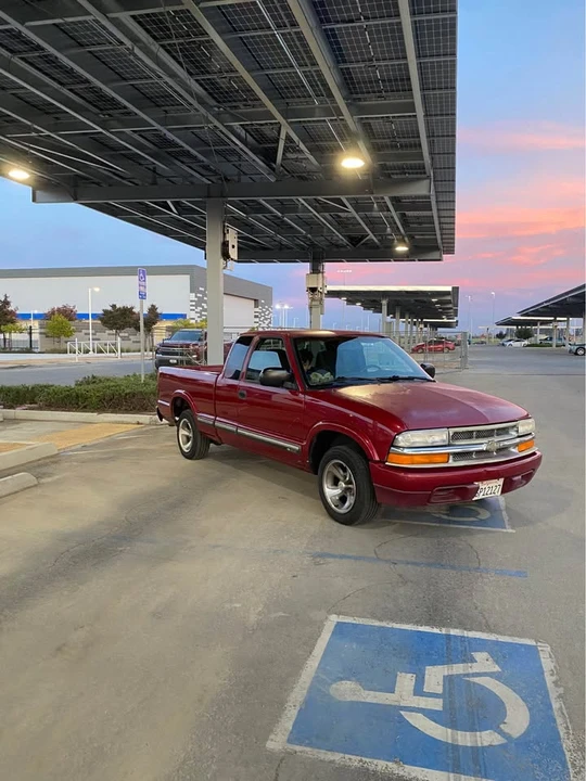 2003 Chevrolet S-10 - Image 3 of 6