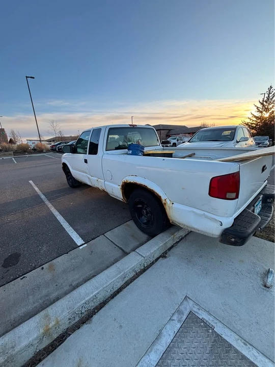 2003 Chevrolet S-10 - Image 4 of 6