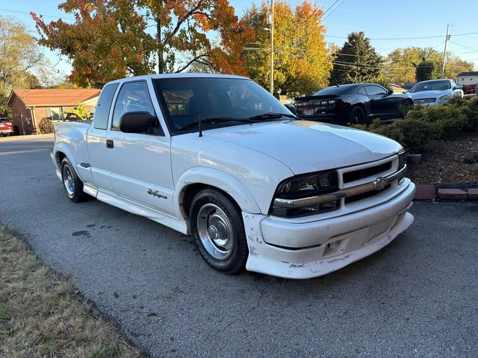 2003 Chevrolet S-10 - Image 2 of 6