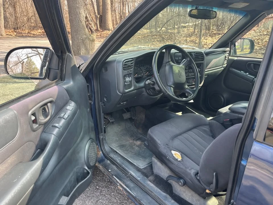 2003 Chevrolet S-10 Blazer 2nd Gen - Image 5 of 12