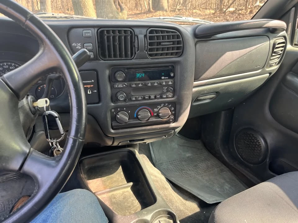 2003 Chevrolet S-10 Blazer 2nd Gen - Image 7 of 12