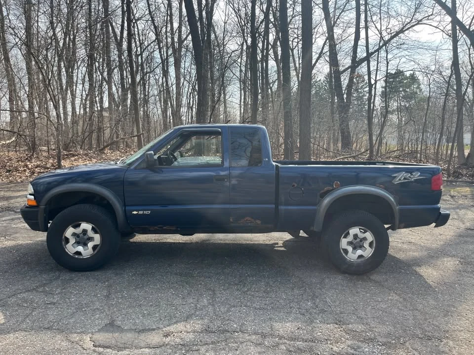 2003 Chevrolet S-10 Blazer 2nd Gen - Image 2 of 12