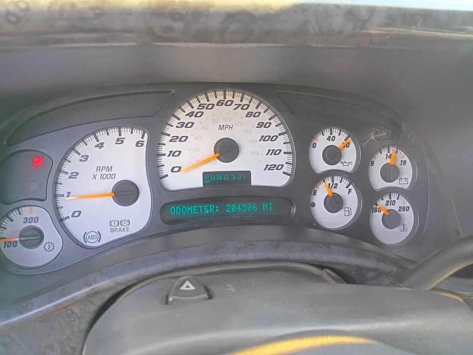 2003 Chevrolet SSR - Image 10 of 13