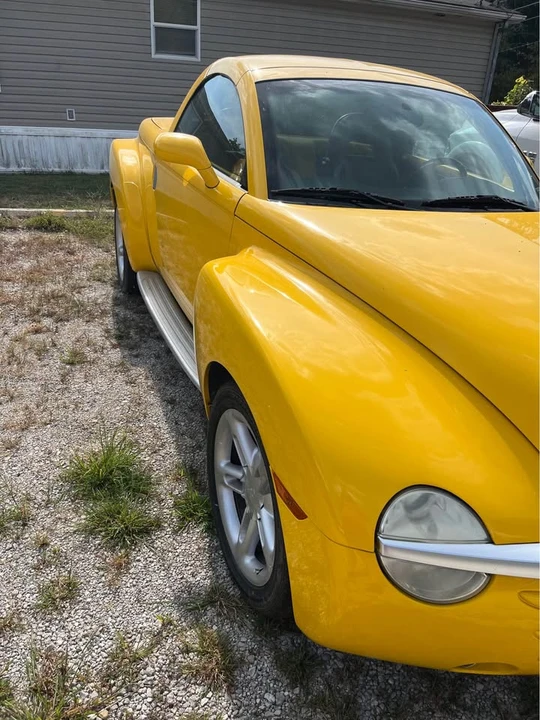 2003 Chevrolet SSR - Image 2 of 6