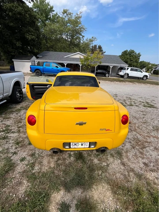 2003 Chevrolet SSR - Image 5 of 6