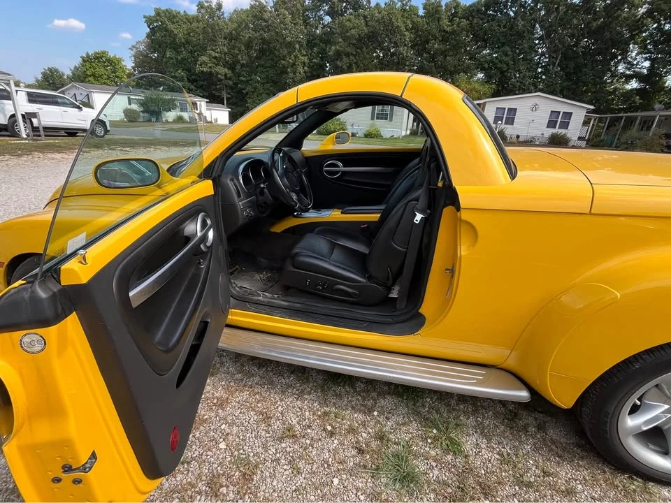 2003 Chevrolet SSR - Image 4 of 6
