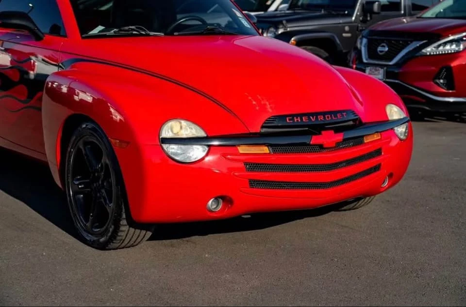2003 Chevrolet SSR - Image 4 of 10