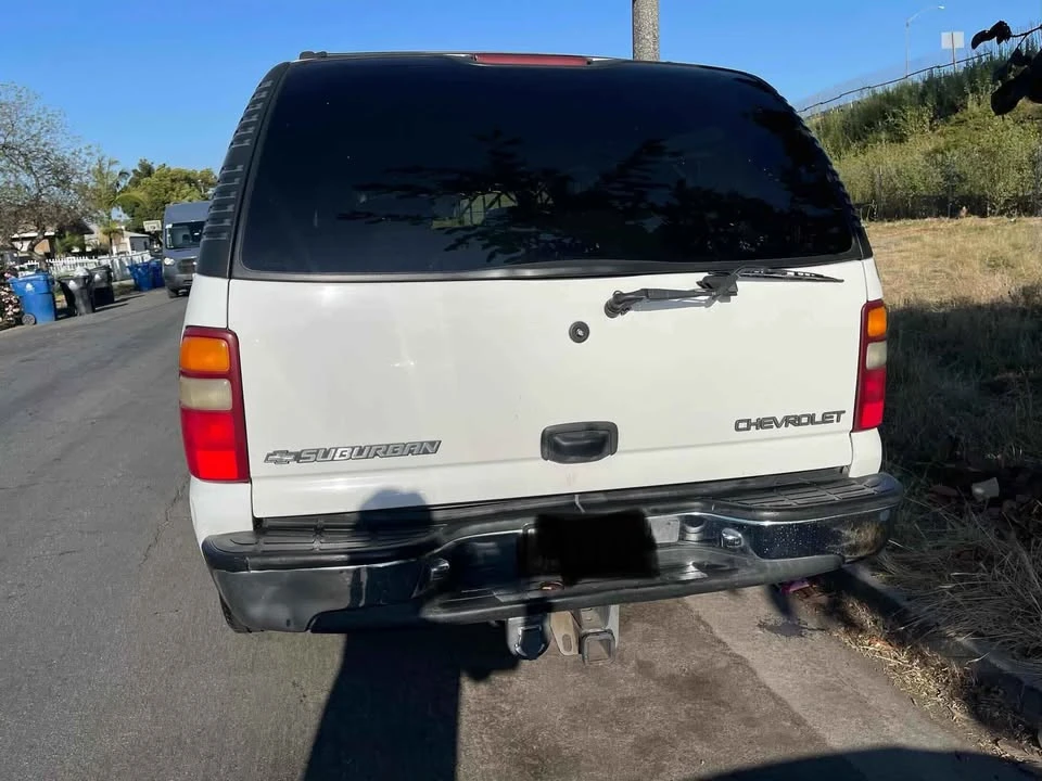 2003 Chevrolet Suburban 9th Gen - Image 5 of 11