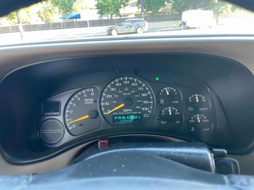 2003 Chevrolet Suburban 9th Gen - Image 6 of 11
