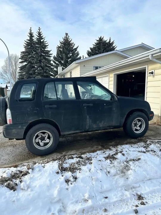 2003 Chevrolet Tracker - Image 3 of 16