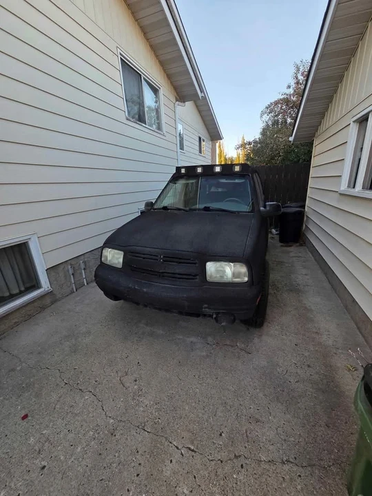 2003 Chevrolet Tracker - Image 10 of 16