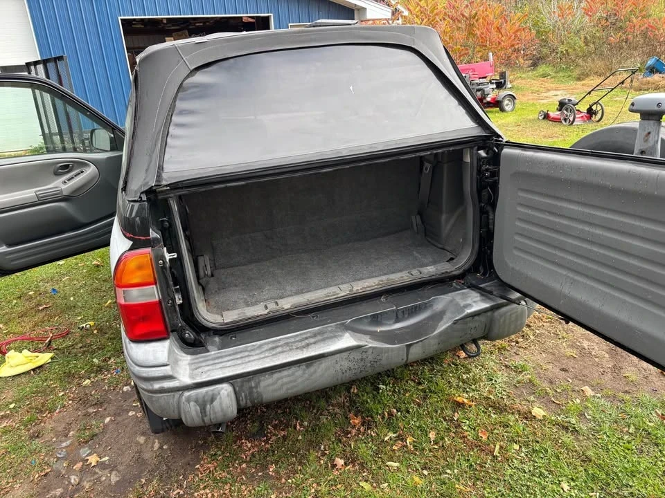 2003 Chevrolet Tracker - Image 8 of 10