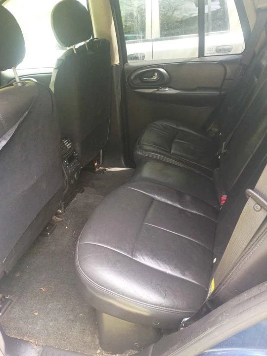 2003 Chevrolet Trailblazer - Image 8 of 8