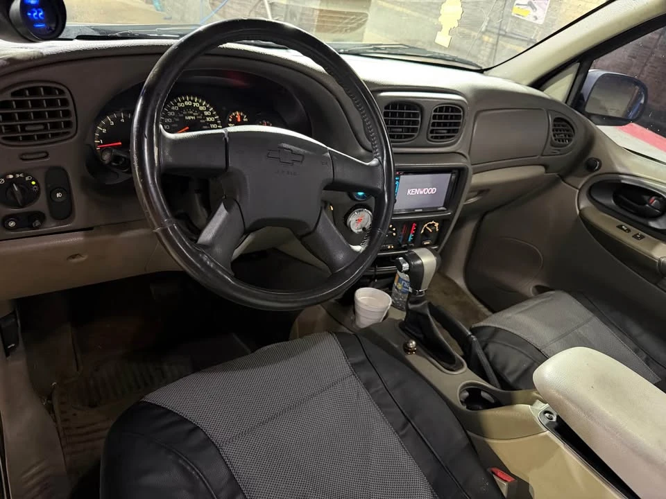 2003 Chevrolet Trailblazer - Image 3 of 10