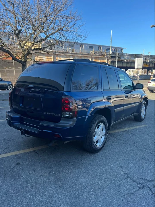 2003 Chevrolet Trailblazer - Image 2 of 16