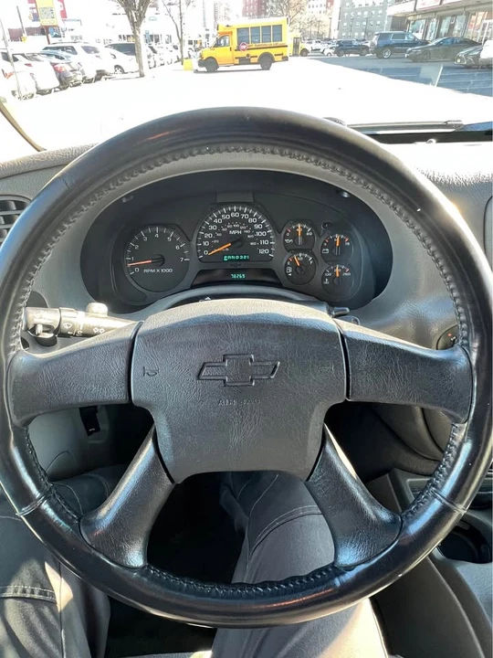2003 Chevrolet Trailblazer - Image 8 of 16