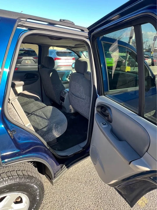 2003 Chevrolet Trailblazer - Image 11 of 16