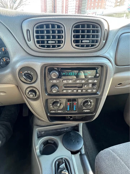 2003 Chevrolet Trailblazer - Image 9 of 16
