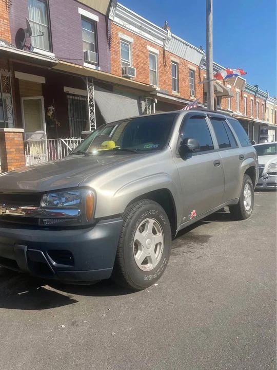 2003 Chevrolet Trailblazer - Image 2 of 3