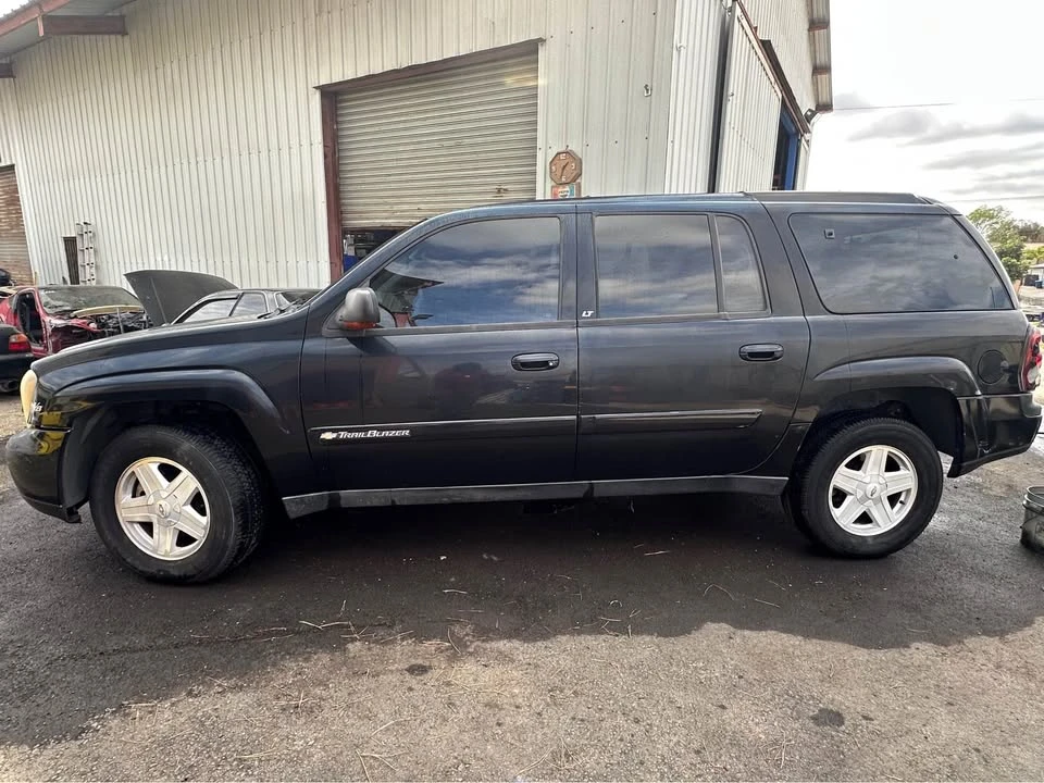 2003 Chevrolet Trailblazer - Image 18 of 19