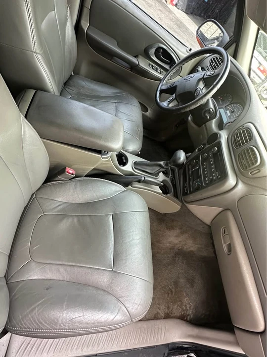 2003 Chevrolet Trailblazer - Image 15 of 19