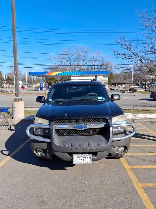 2003 Chevrolet Avalanche - Image 4 of 5