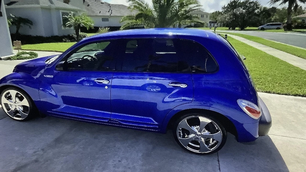 2003 Chrysler PT Cruiser - Image 11 of 12