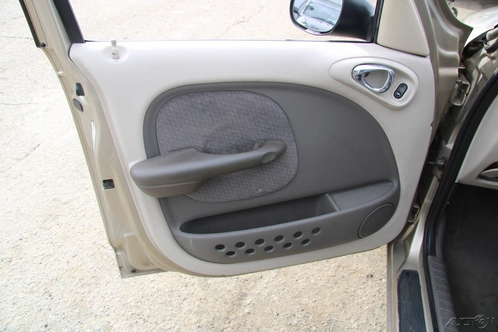 2003 Chrysler PT Cruiser - Image 13 of 21