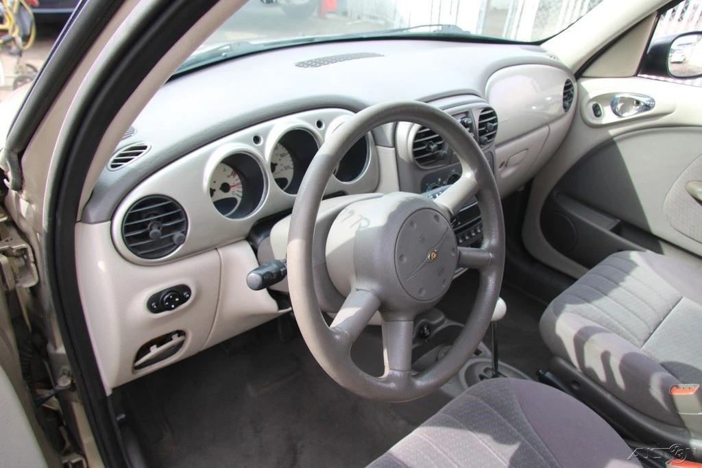 2003 Chrysler PT Cruiser - Image 15 of 21