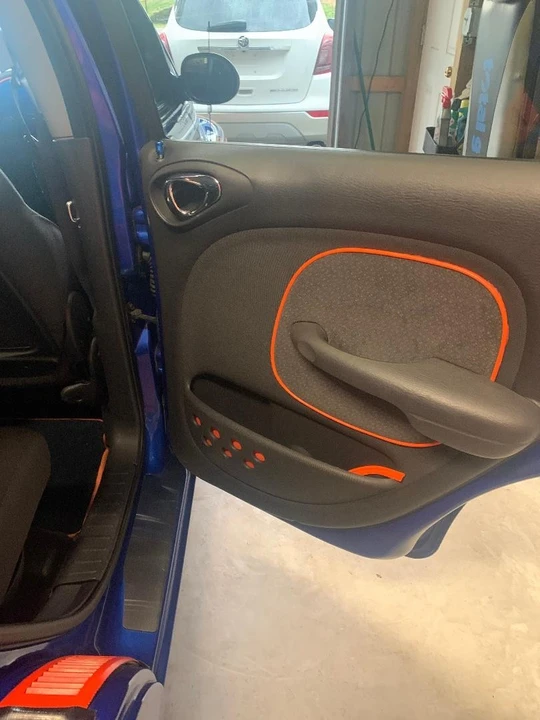 2003 Chrysler PT Cruiser - Image 10 of 17