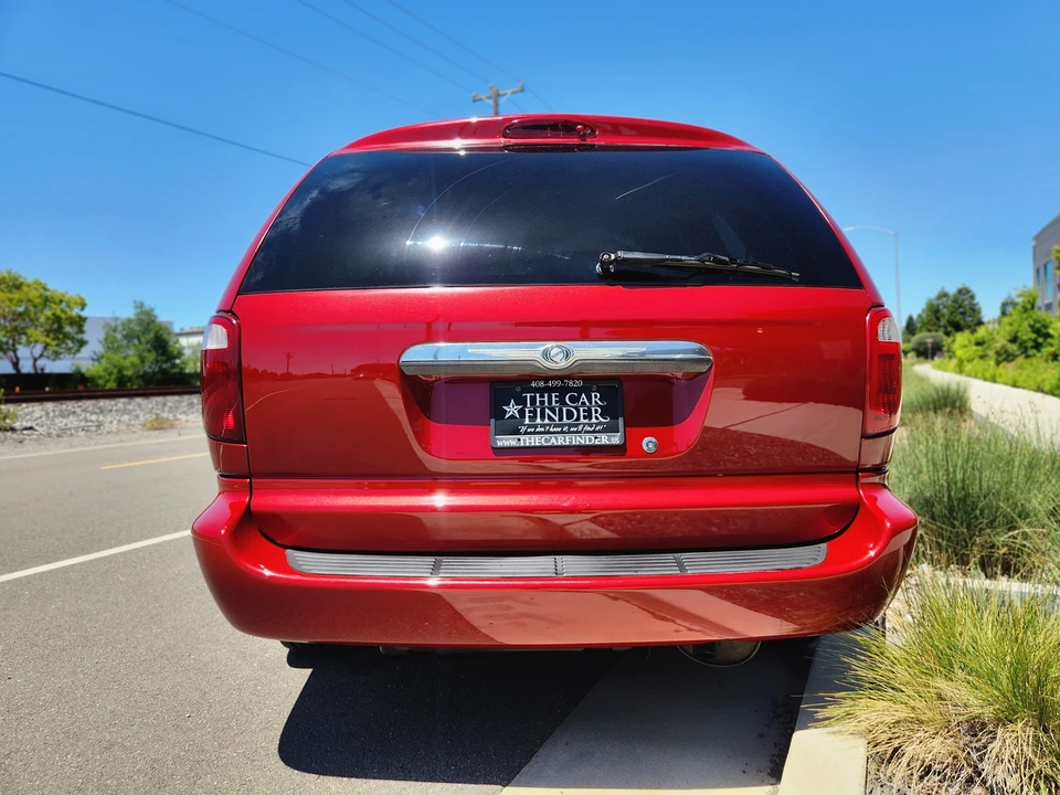 2003 Chrysler Town & Country - Image 25 of 31