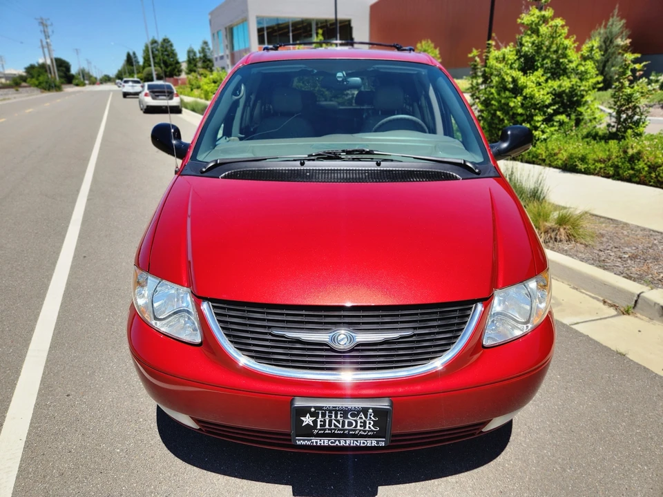 2003 Chrysler Town & Country - Image 8 of 31