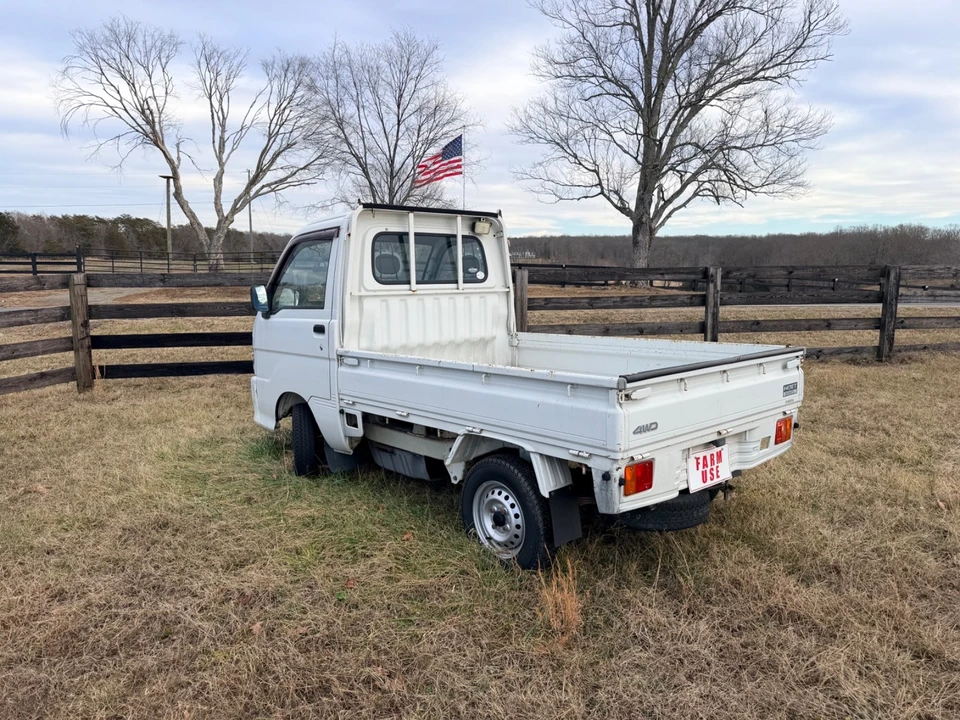 2003 Daihatsu - Image 2 of 4